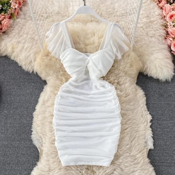 Vestido de manga corta con cuello cuadrado y cintura alta