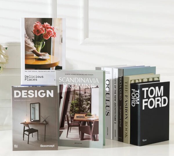 Libros de simulación modernos y decorativos con estampado de marcas