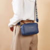 Bolso de hombro pequeño de estilo simple para mujer.