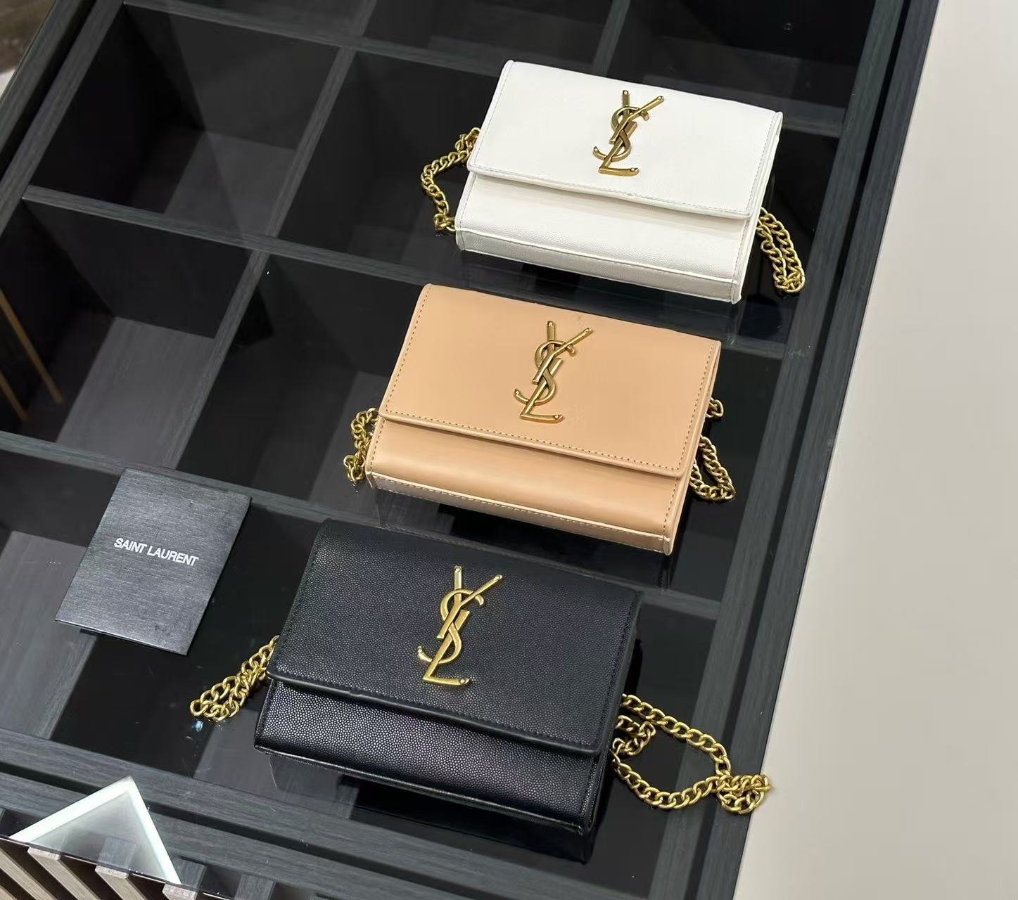 Bolso de mano YSL con tejido de cuero