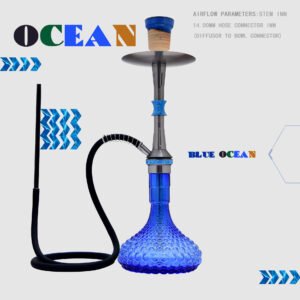 hookah shisha arabe con un puerto de salida de humo